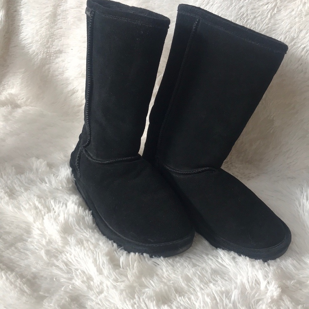 Bearpaw Women’s Short Flat Heel Winter Suede Boots Black Sz 9